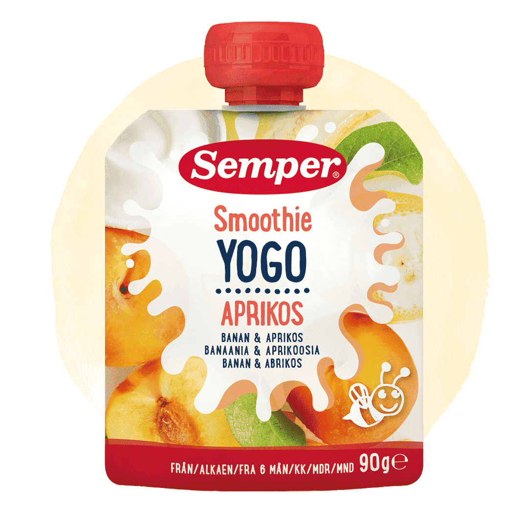 Yoghurt pouch apricot